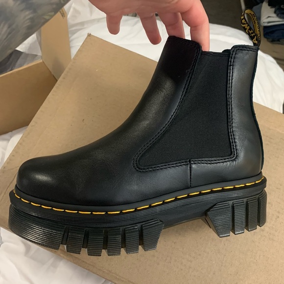 Dr Martens Audrick Chelsea Platform Boots / SoftWair - Picture 8 of 15